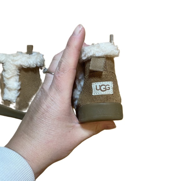 4 for $25 - Baby UGG Chestnut Ankle Boots - Picture 2 of 8